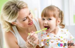 孩子牙齿黄的原因与解决办法