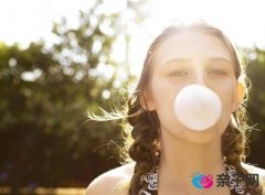 孕妇可以吃口香糖吗？口香糖咽下去怎么办